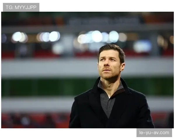 阿隆索拜仁生涯表现稳健，中场调度与防守贡献成关键亮点